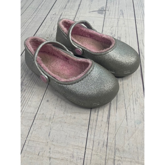 Crocs Sz 11 Toddler Girls Mary Jane Silver Synthetic Medium - Picture 1 of 5